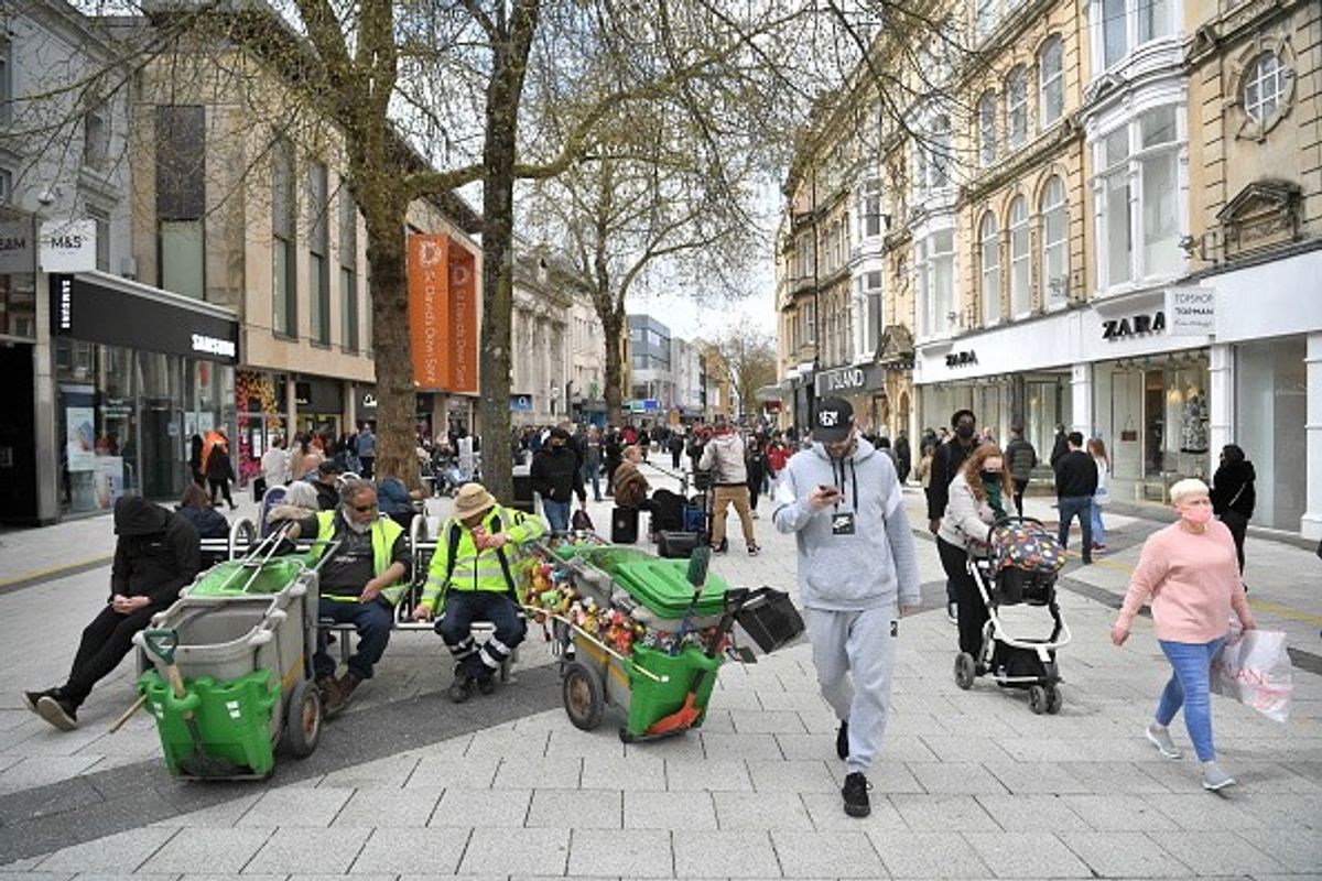 Retailers in 'sweet spot' as footfall rises after long time
