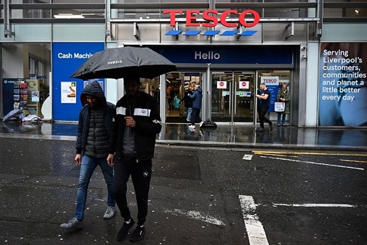 Retailers caught in rain as retail sales volume drops