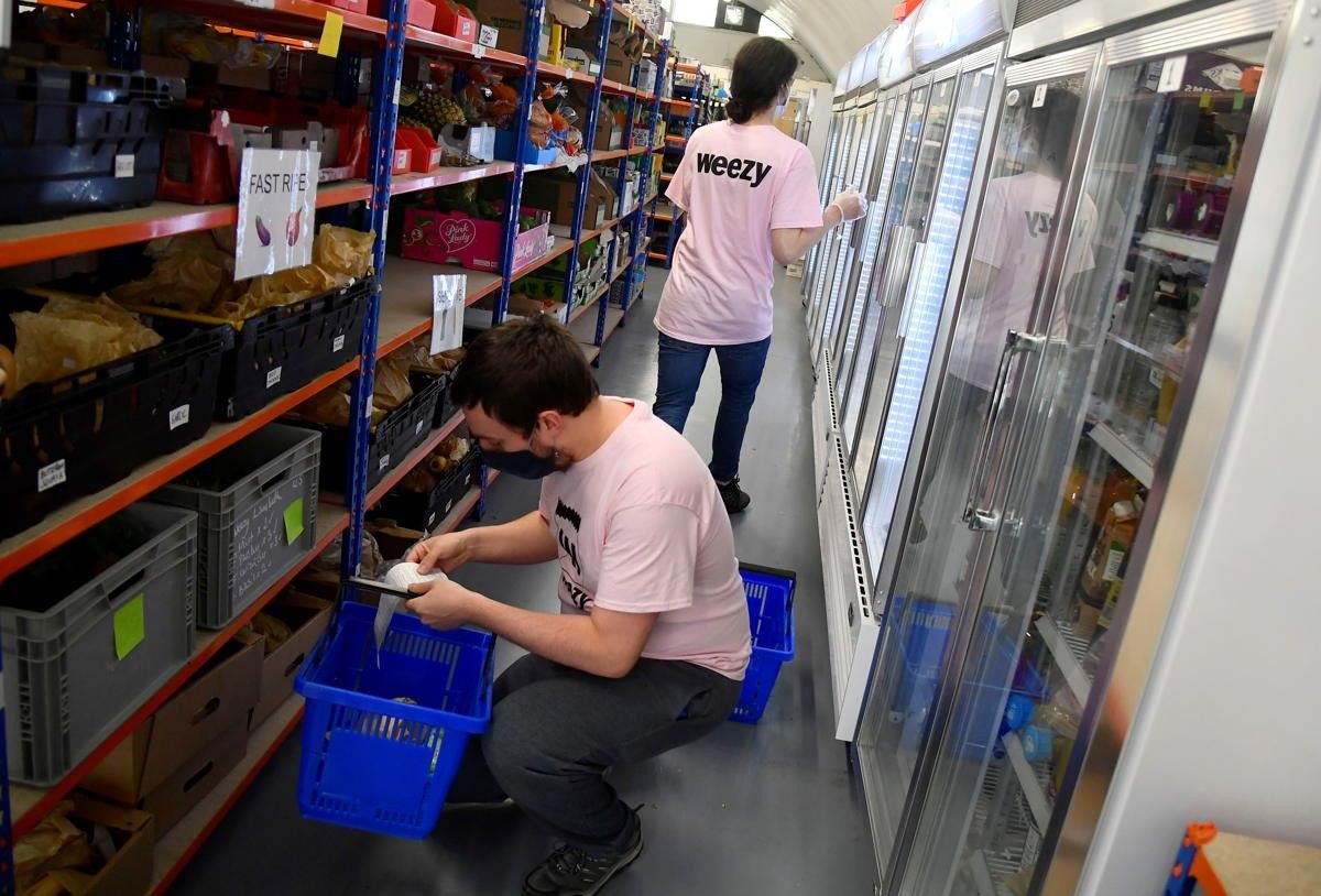 Dutch cities put freeze on new ‘dark stores’ of rapid delivery apps