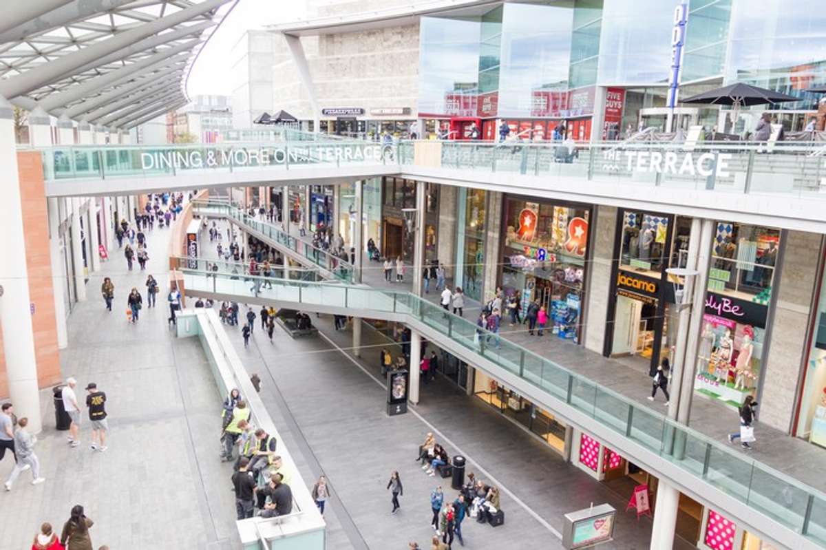 UK retail sales fall for fifth consecutive month