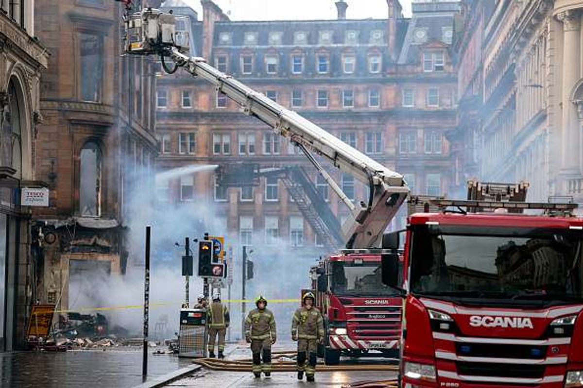Retailers urged to offer take-back schemes as Glasgow vape shop fire engulfs Union Street