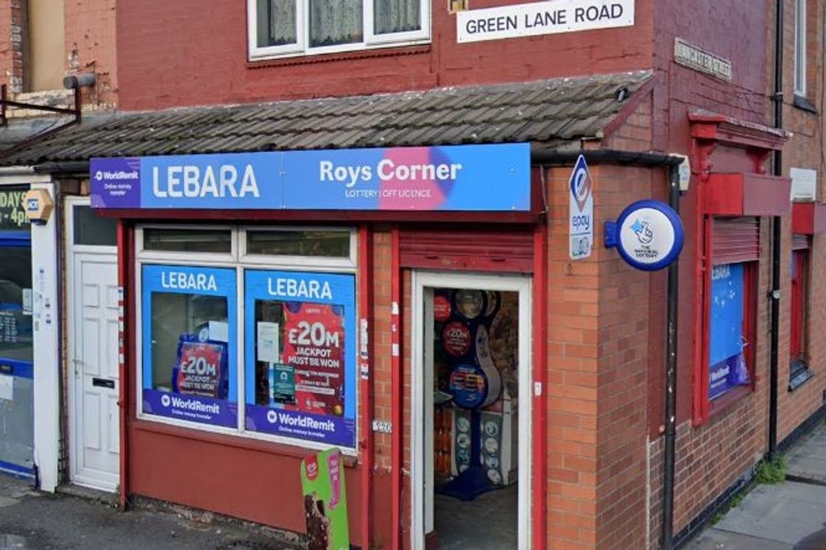 Shopkeeper assaulted and robbed in Leicester