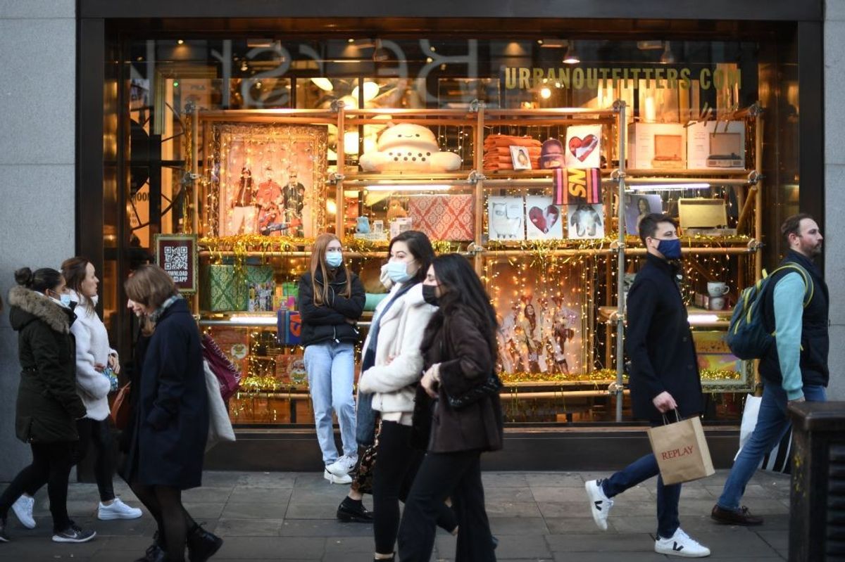 Footfall shows first signs of Omicron impact as more shoppers stay local