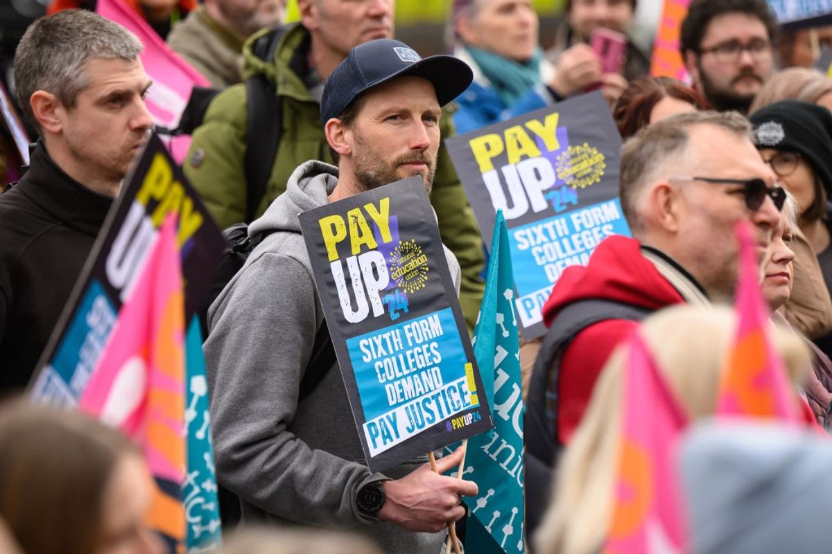 Sixth form teachers strike for pay justice.