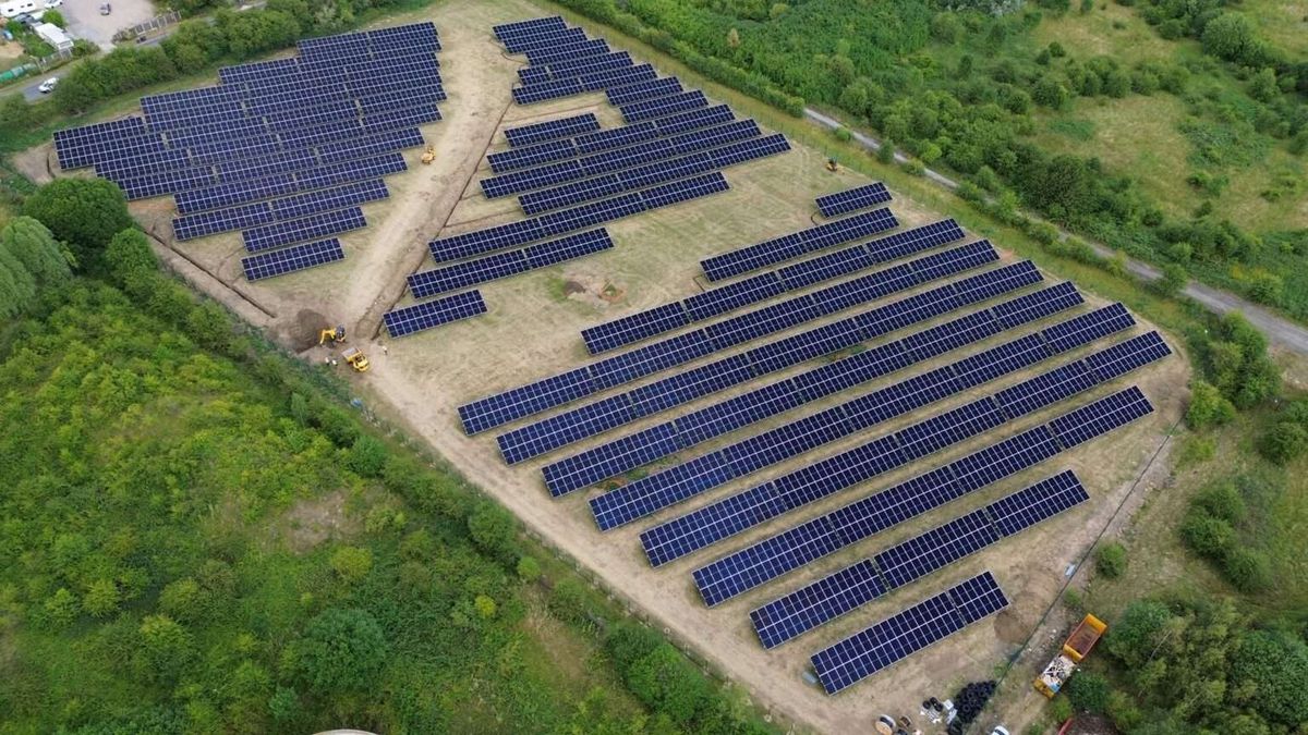 Solar farm at Premier Foods' Carlton Bakery