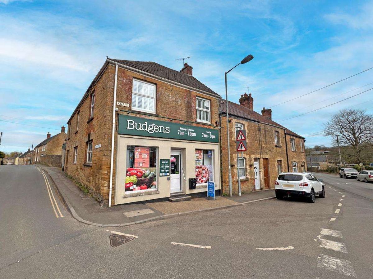 Somerset Budgens store sold
