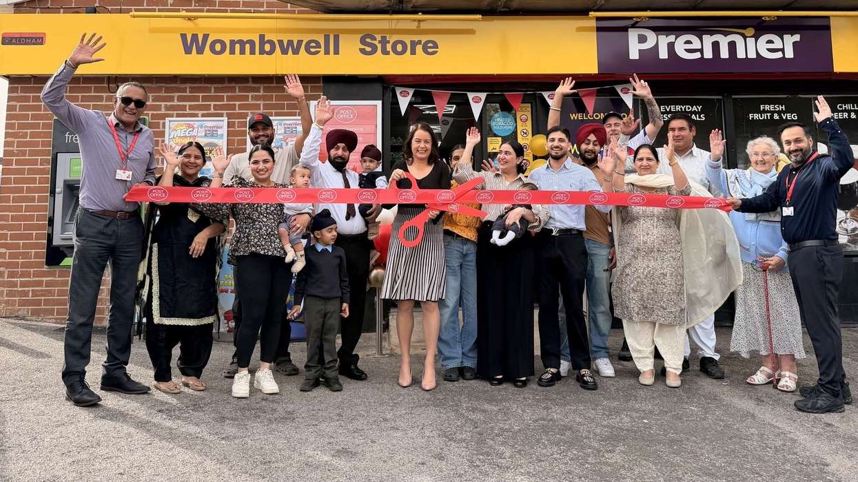 Stephanie Peacock MP officially opened the new Pearson Crescent Post Office