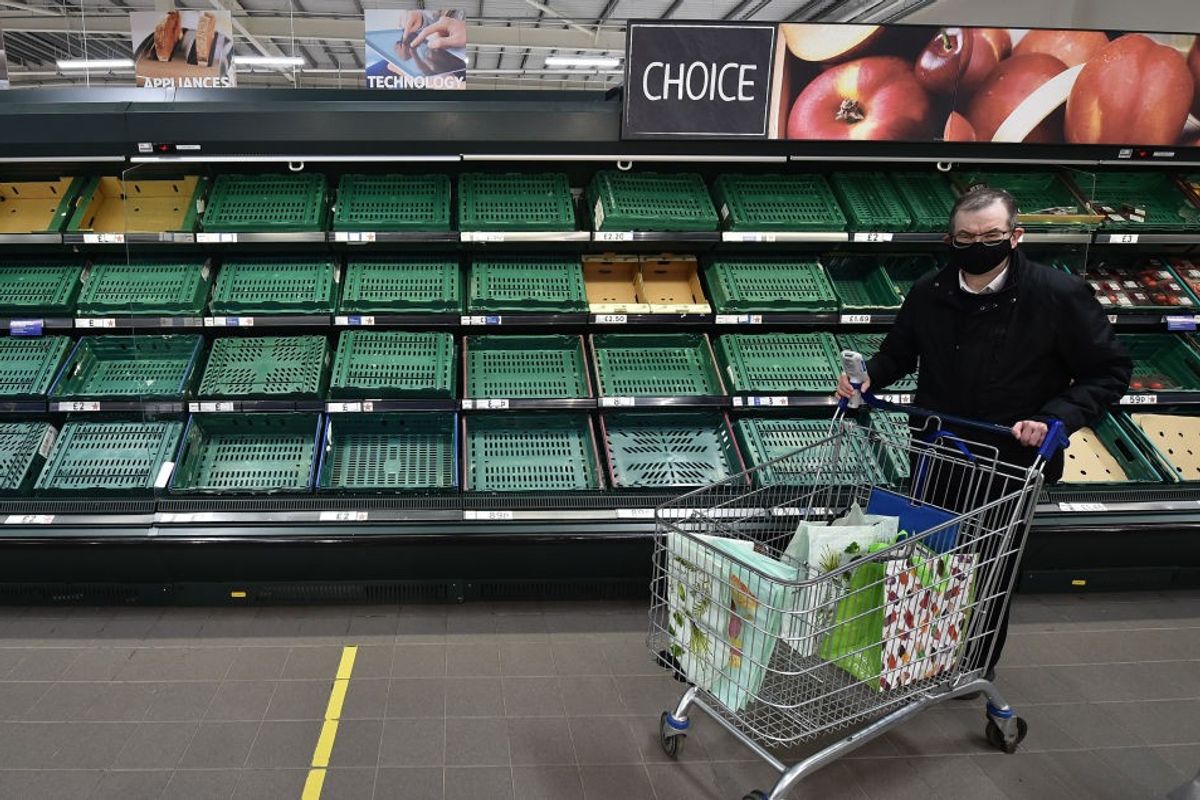 Government extends N.Ireland trade deal grace period