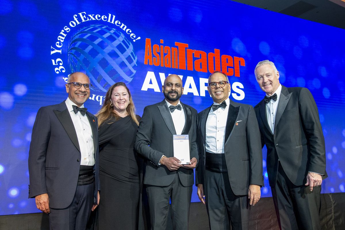Suresh Arulanantham receives Tobacco Retailer Award at the 2024 Asian Trader Awards