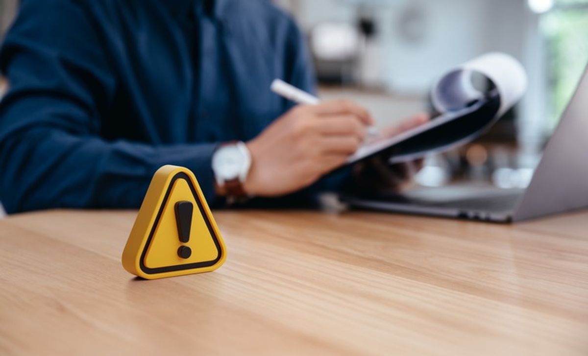 surge in uk retailer profit warnings in Q2 2025