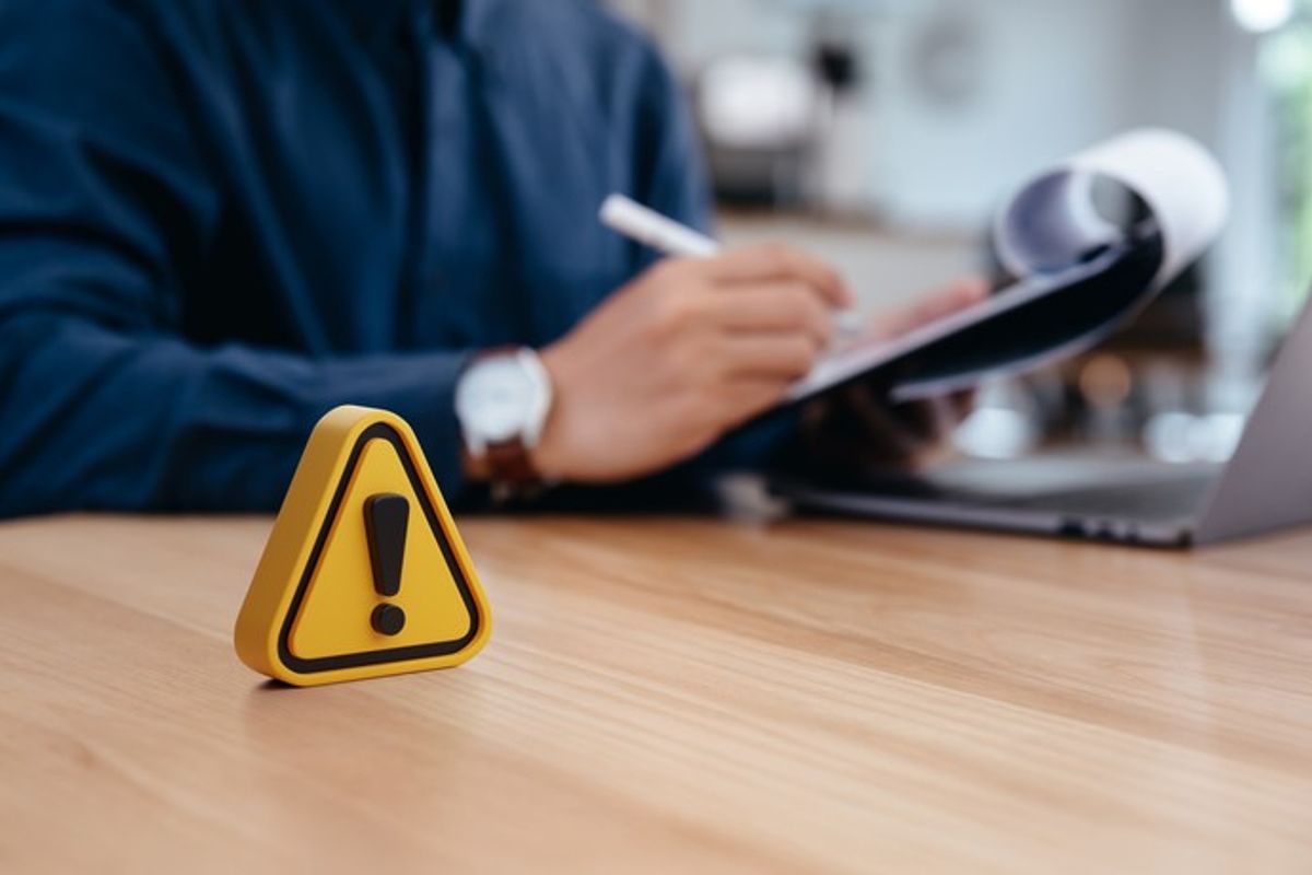 surge in uk retailer profit warnings in Q2 2025