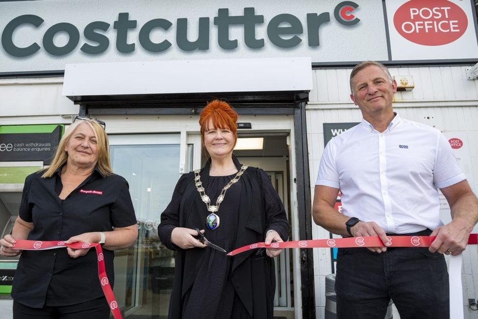 SWNS WHISTON COSTCUTTER 46