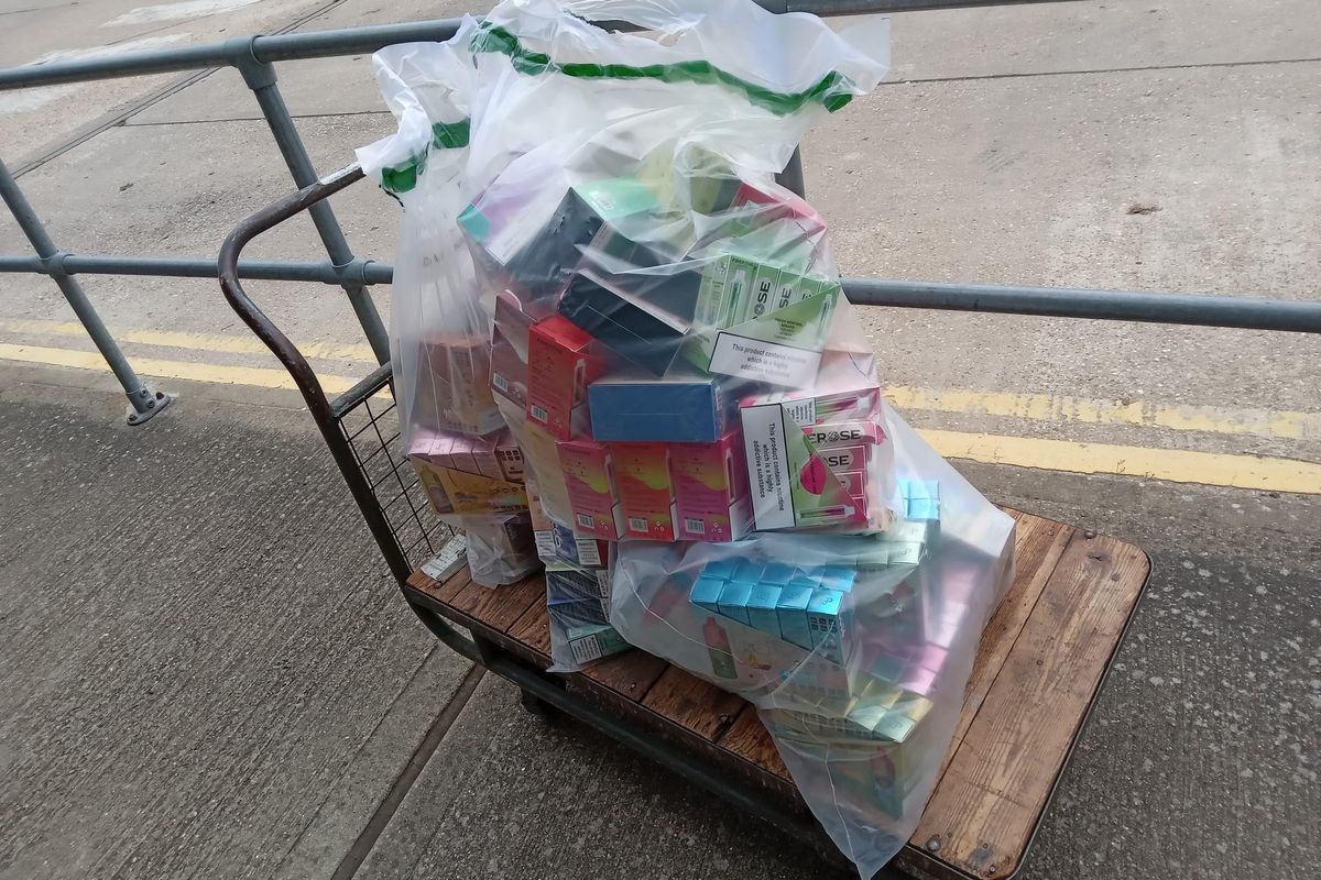 Crackdown on illegal vaping sees thousands seized in Ipswich