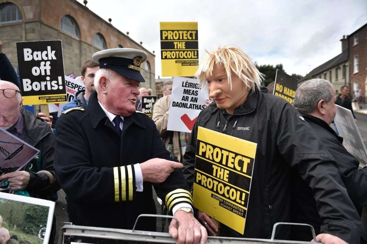 Trade war unlikely, says Johnson as UK unveils radical rewrite of Northern Ireland Protocol