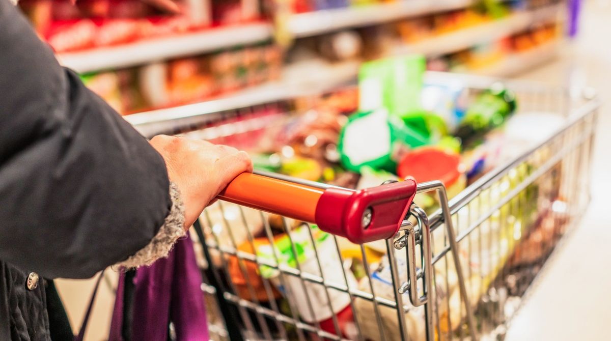 UK consumer confidence grocery spending BRC report