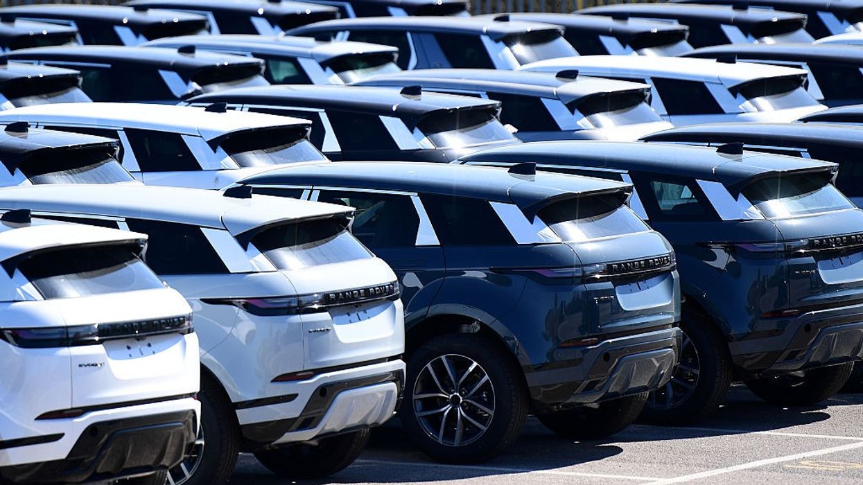 UK economic growth slows to 0.1% before budget