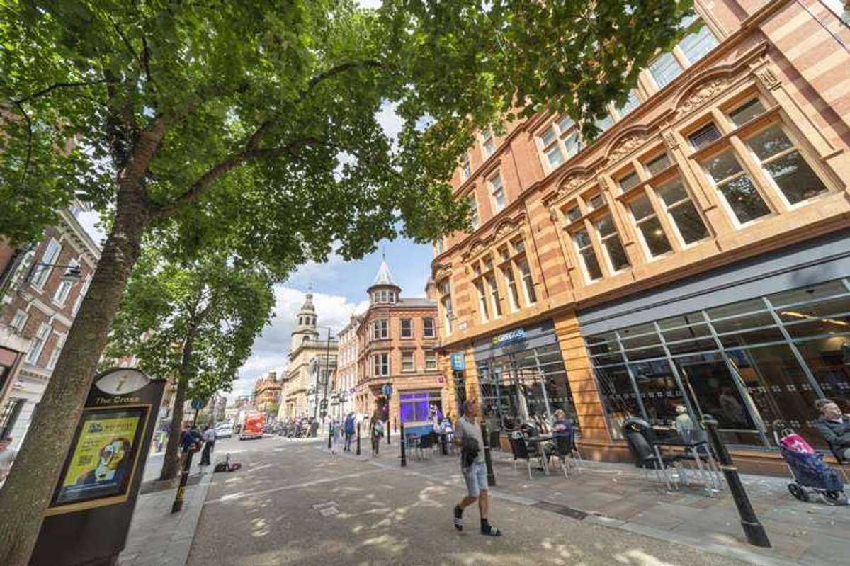 UK retail footfall January recovery