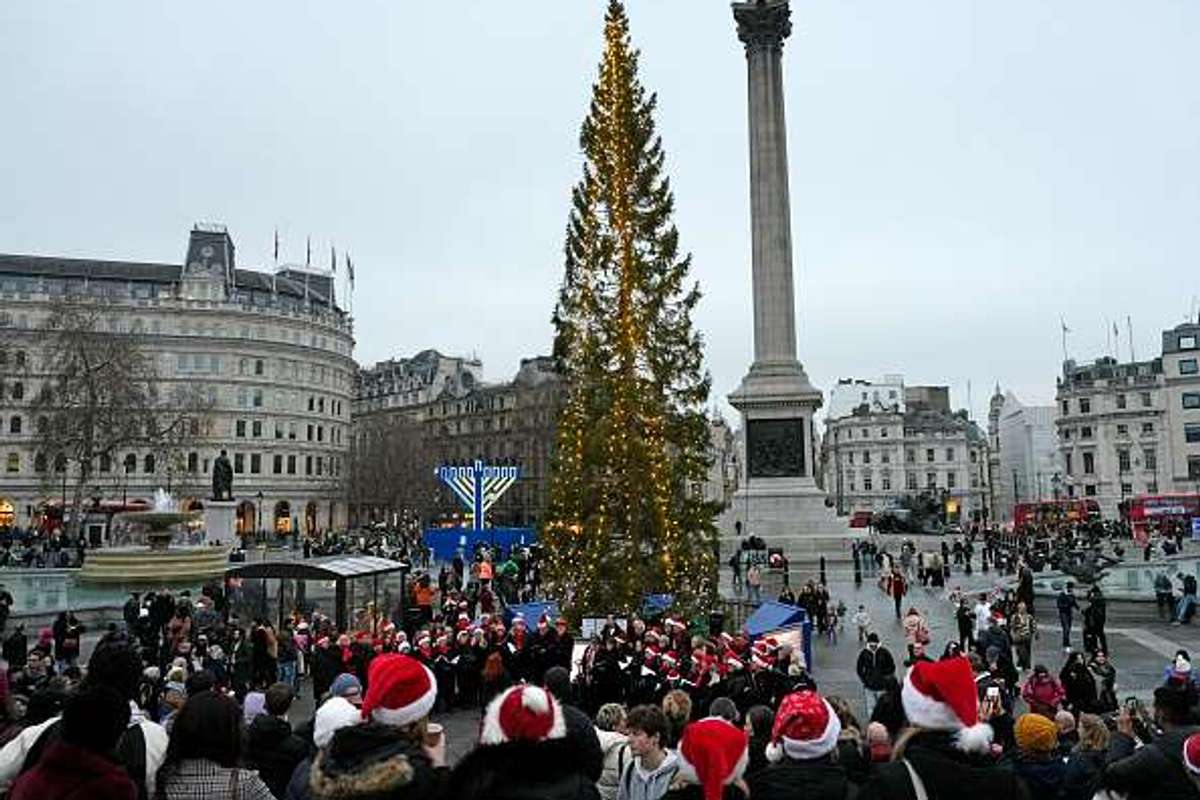 Retail sales rise unexpectedly in post-budget splurge