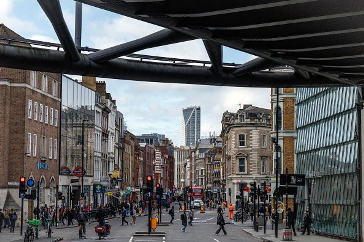 UK shoppers in sunny March 2025 boosting retail sales with clothing and gardening purchases