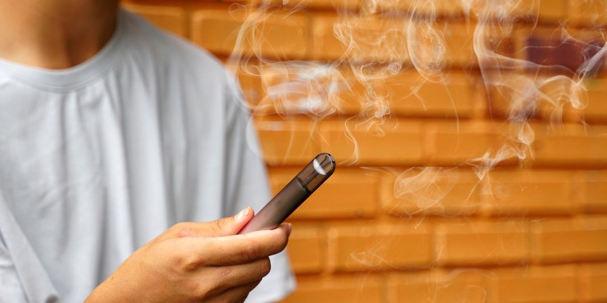 RCPCH Review Examines Links Between Youth Vaping and Smoking