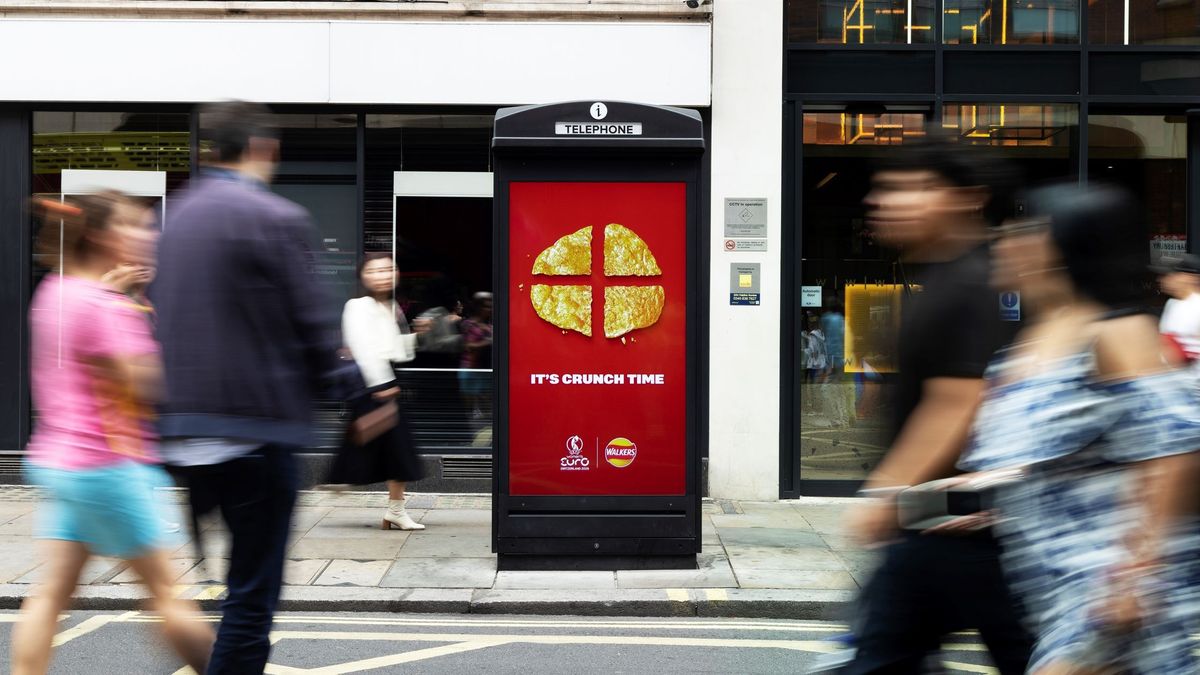 Walkers EURO 2025 crisp packs featuring Leah Williamson and Lauren James drive fan excitement with bold visuals and campaign ads