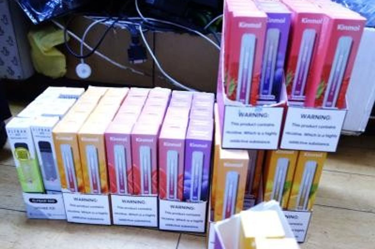 Wolverhampton store fined for selling illegal vapes to minors