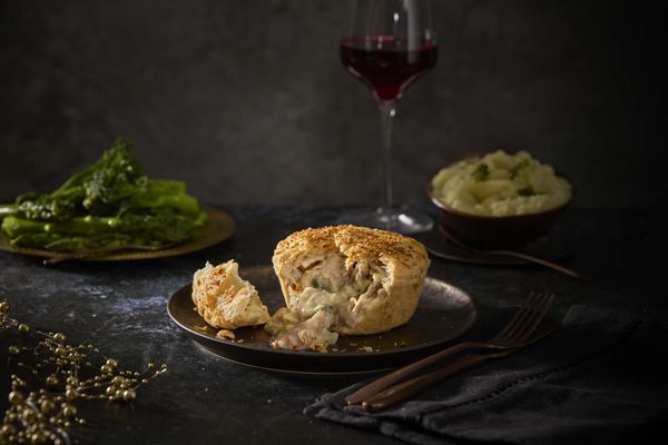 Wrights Centenary Chicken, Leek & Bacon Pie