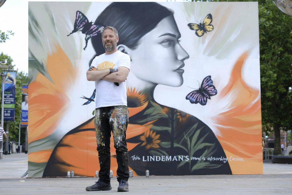 Lindeman's unveils new campaign with carbon absorbing murals