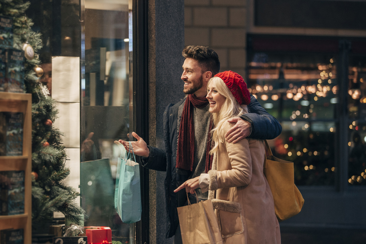 Brits to start shopping for Christmas unseasonably early this year