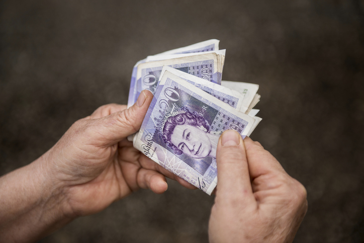 Spend or deposit £20 and £50 notes soon, says retailers association