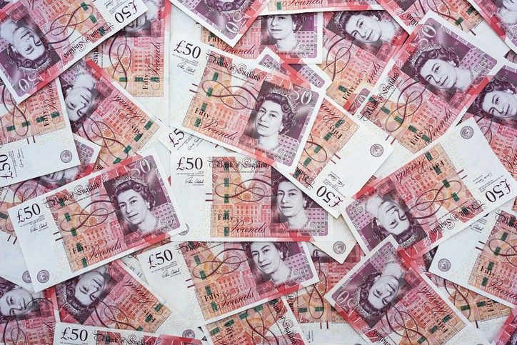 Post Office prepares for “last-moment” rush of £20, £50 paper note deposit