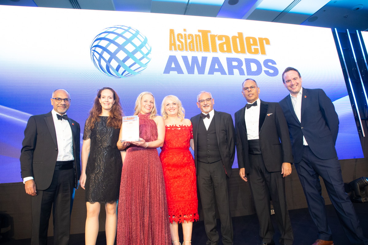 Dee Sedani wins Responsible Retailer of the Year Award