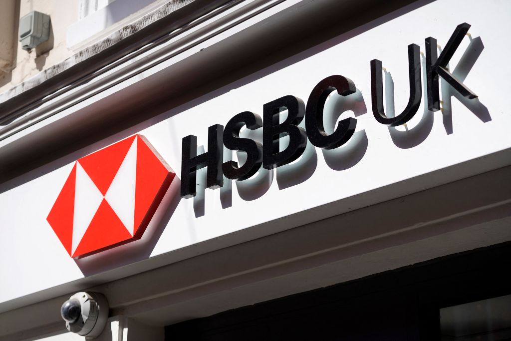 Footfall worries as HSBC to close over 100 branches