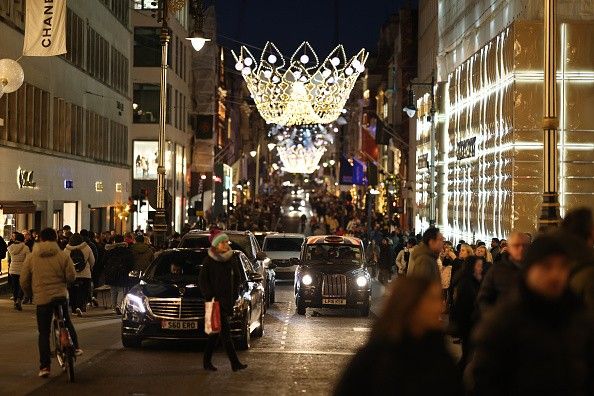 Muted end expected for Christmas shopping