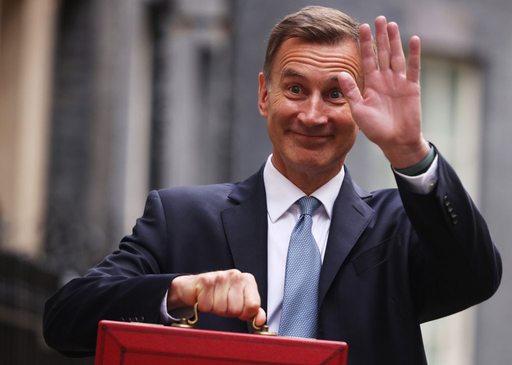 Hunt gives companies tax break on capital expenditure