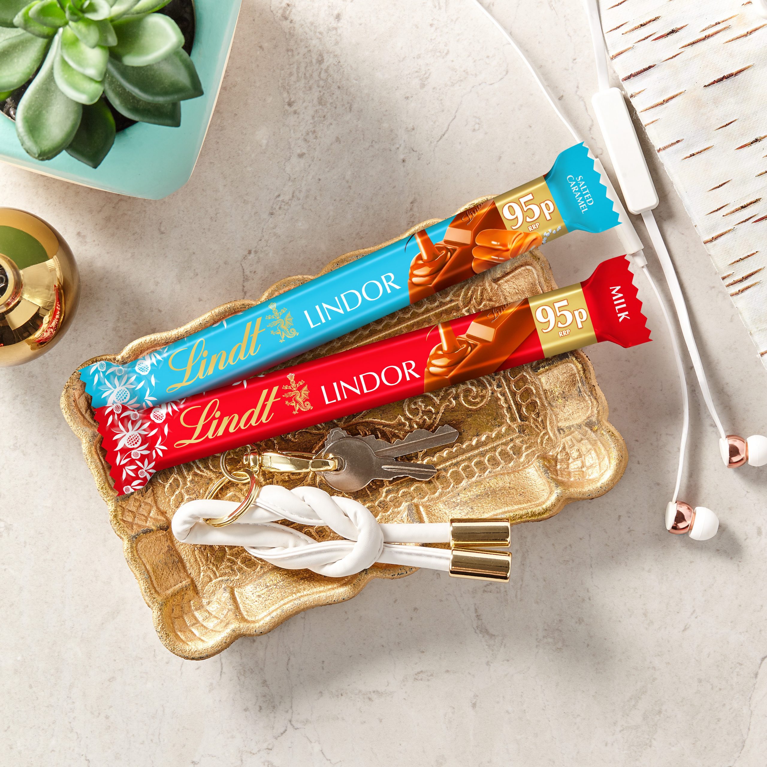 Lindt LINDOR launches Price-Marked Packs