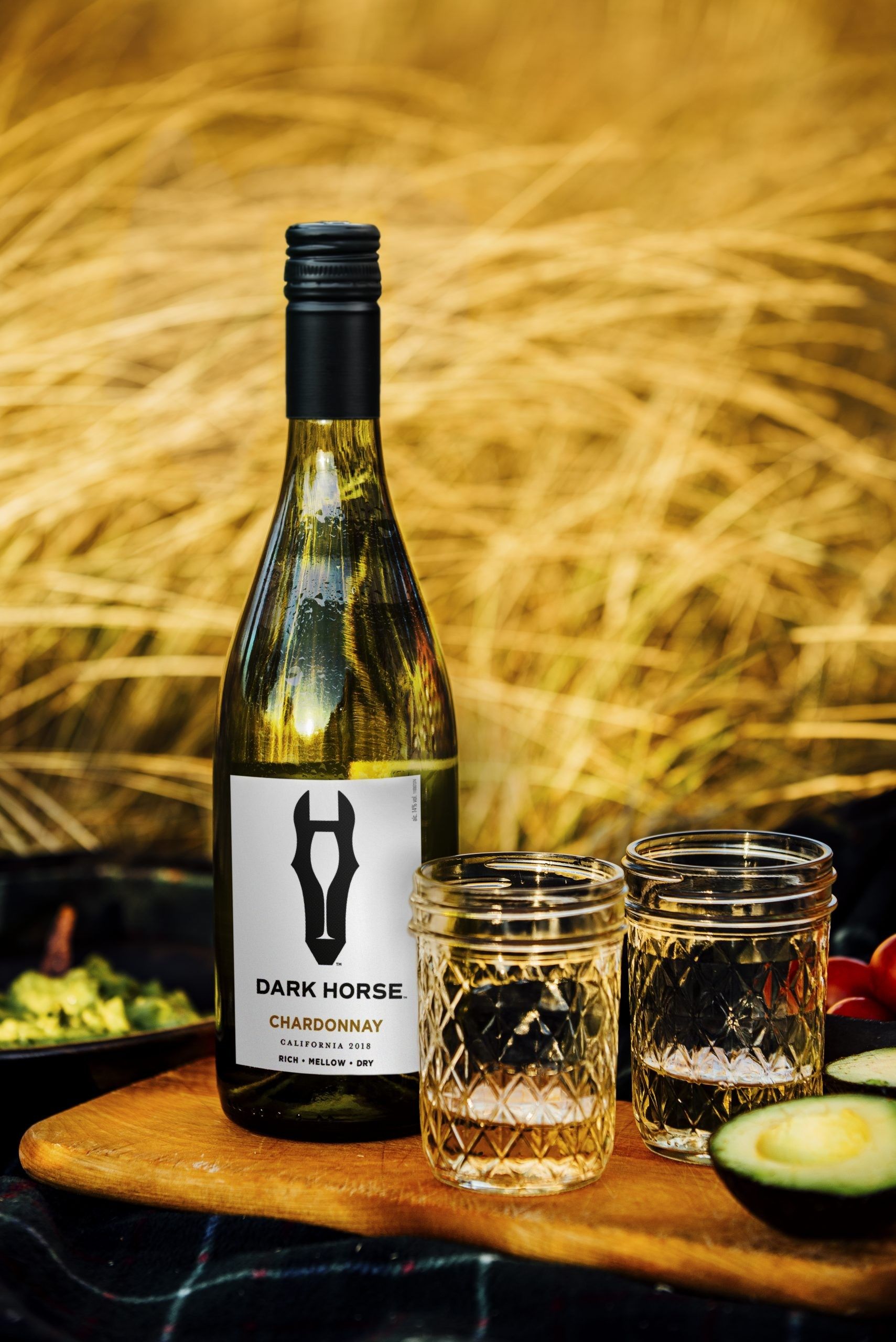 Dark Horse Wine partners with TV chef Mike Reid