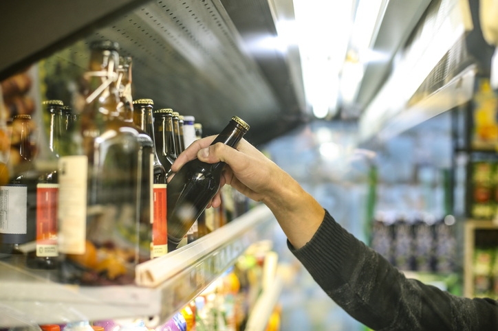 Trader body urges government to scrap alcohol tax hikes