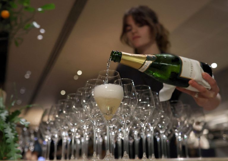 English sparkling wine gets extra fizz from sustainability