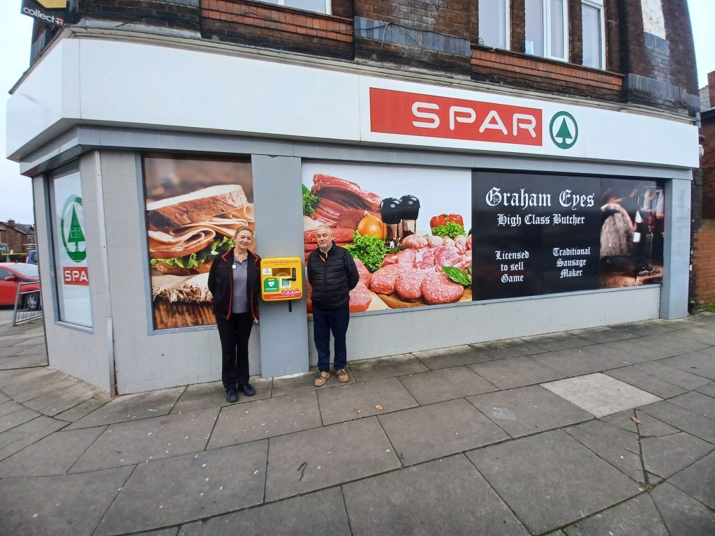 Southport Saviours teams up with SPAR to improve defibrillator access